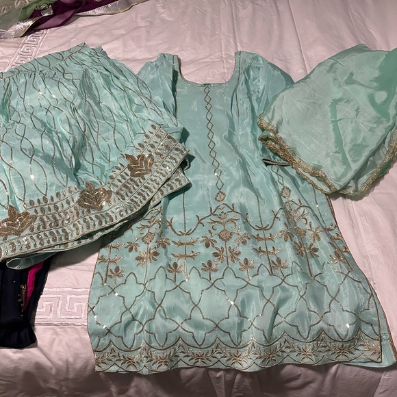 Indian wear suits (salwar/anarkali/plazzo) - Picture 11 of 12